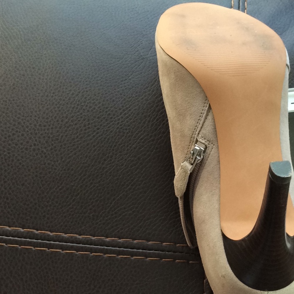 Shoes - Picture 3 of 3